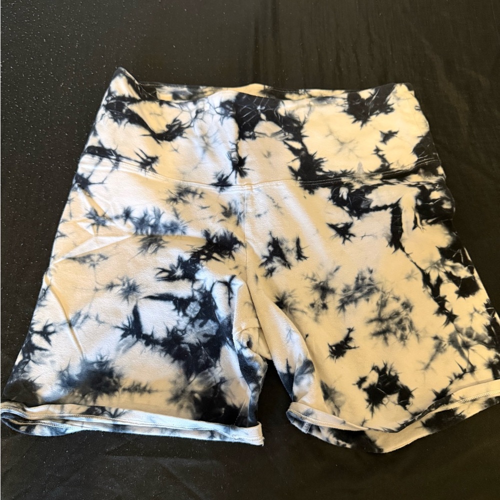 PINK Victoria's Secret Monochrome Tie-Dye Bike Shorts